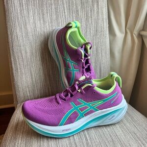ASICS Gel-Nimbus 26, Women’s Size 10, Color: Lite Show/ Illuminate Green